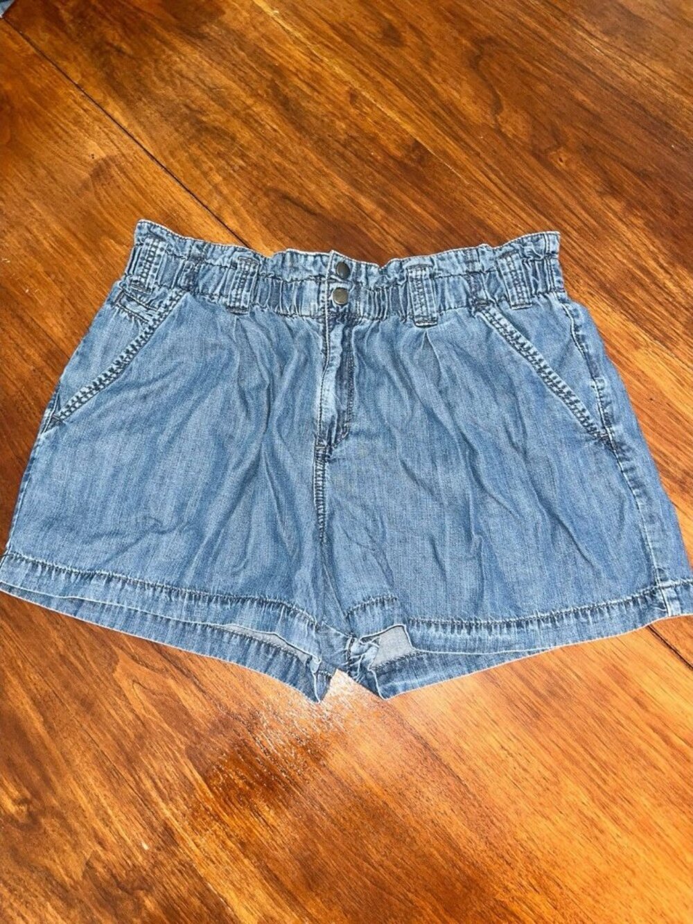 Calvin Klein Paperback Denim Shorts Size 12 Tencel Cotton